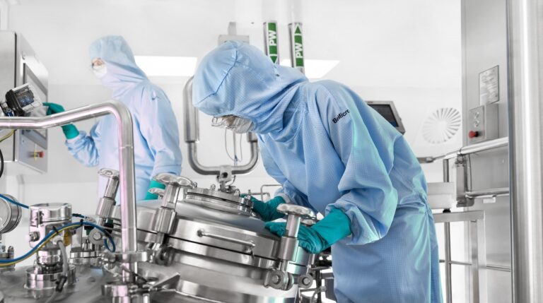 R1A3240-2a2crop-pop2color-min-600067a0747b1